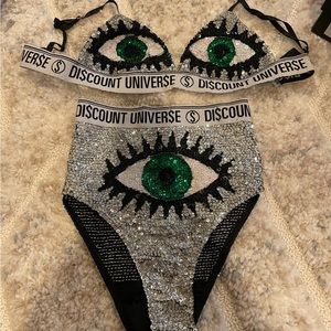 Discount universe two piece set
